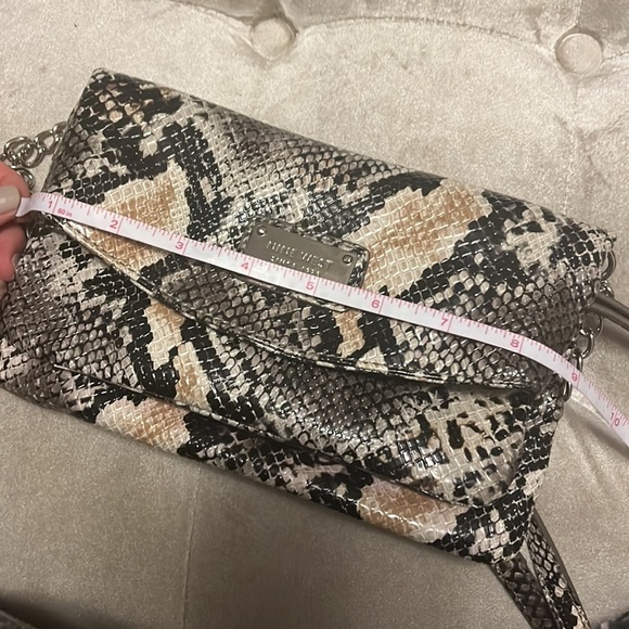 nine west snakeskin bag, convertible. Crossbody strap, and wristlet strap. - Picture 12 of 14